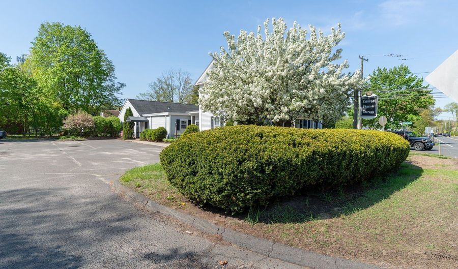 141 Dowd Ave, Canton, CT 06019 - 6 Beds, 3 Bath