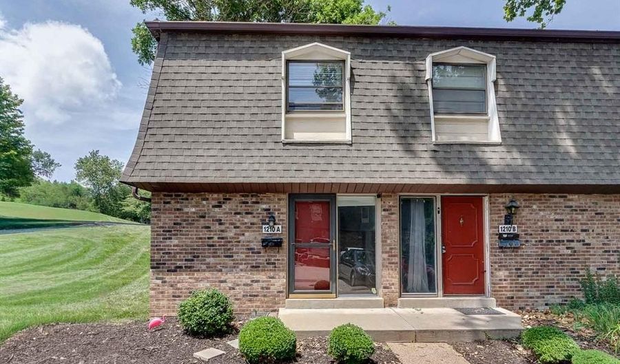 1210 Wicklow Rd A, Ballwin, MO 63021 - 2 Beds, 2 Bath