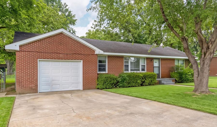 1601 Florence St, Athens, AL 35611 - 3 Beds, 1 Bath
