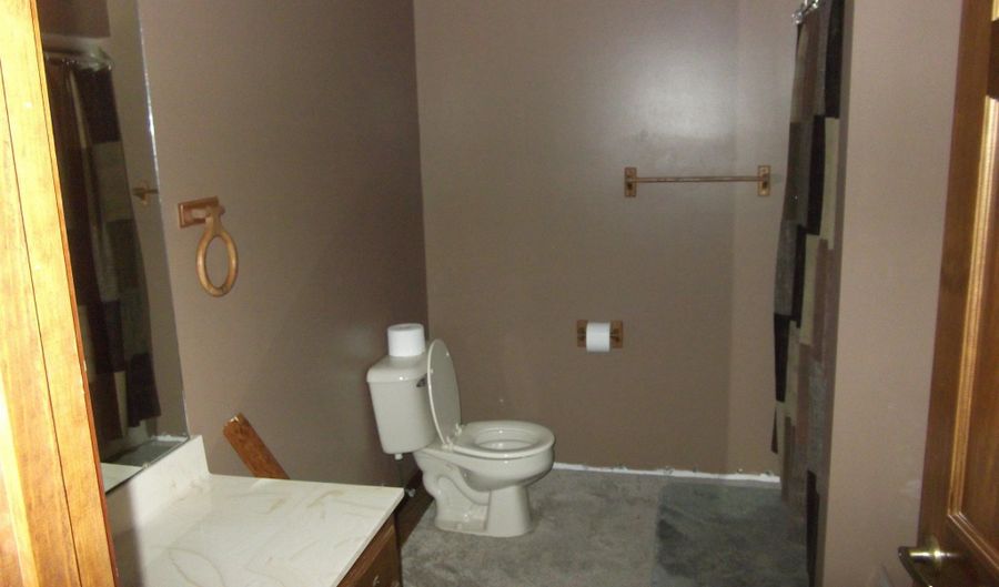 680 N Easton Dr, Angola, IN 46703 - 5 Beds, 3 Bath