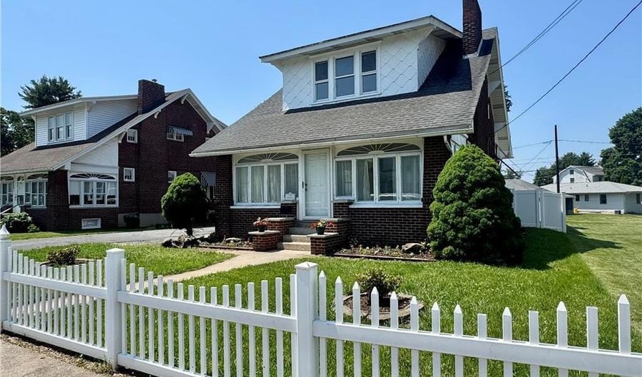 1790 Chapel Ave, Allentown, PA 18103 - 4 Beds, 2 Bath