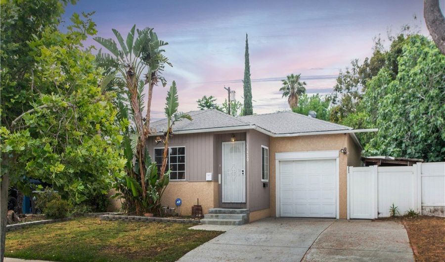17420 Collins St, Encino, CA 91316 - 3 Beds, 3 Bath