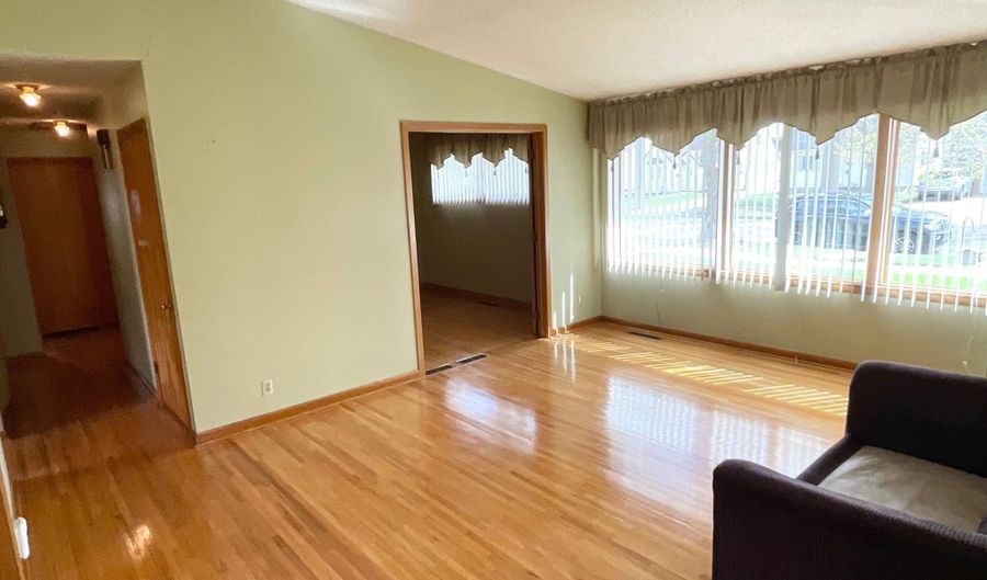 1405 5th St NW, Austin, MN 55912 - 3 Beds, 2 Bath