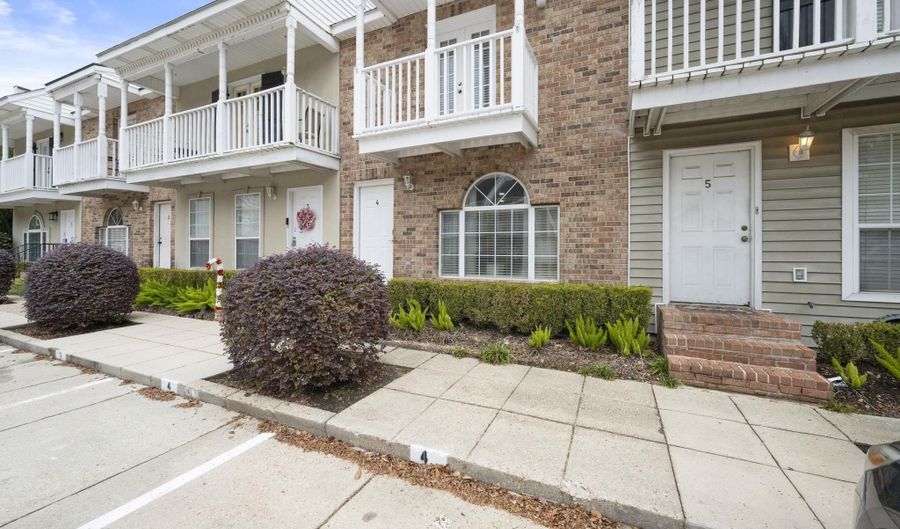 2210 Christian St #4, Baton Rouge, LA 70808 - 2 Beds, 3 Bath