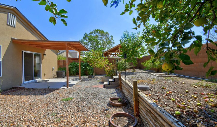 6808 Candelia NW Ave, Albuquerque, NM 87114 - 4 Beds, 2 Bath