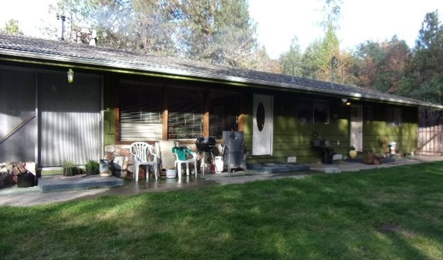 16880 FORD Rd, Rogue River, OR 97537 - 3 Beds, 1 Bath