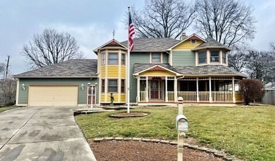 5920 Charing Cross Cir, Indianapolis, IN 46217 - 5 Beds, 4 Bath