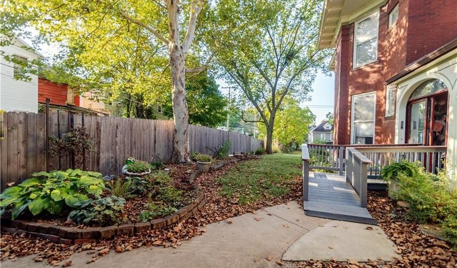 400 N 3rd St, Atchison, KS 66002 - 4 Beds, 2 Bath