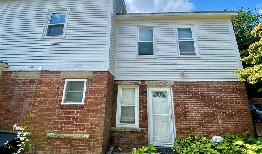 14 S Baptist St, Newport, RI 02840 - 3 Beds, 2 Bath
