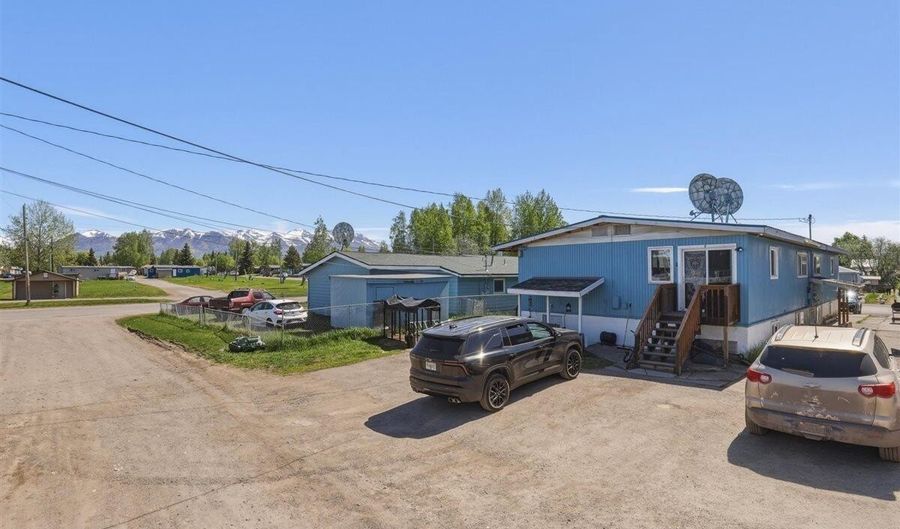 4027 E 8th Ave, Anchorage, AK 99508 - 12 Beds, 4 Bath