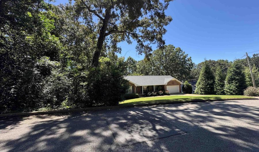 1218 LAWRENCE Dr, Anniston, AL 36207 - 3 Beds, 3 Bath