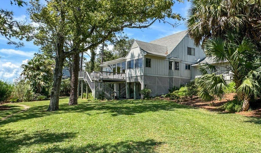 192 Ave B, Apalachicola, FL 32320 - 3 Beds, 3 Bath