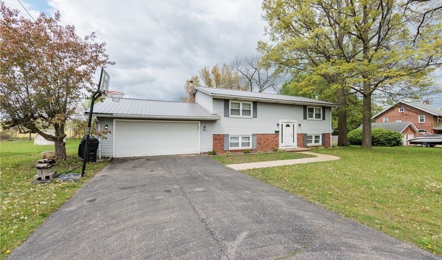 1140 Smith Rd, Ashland, OH 44805 - 4 Beds, 2 Bath
