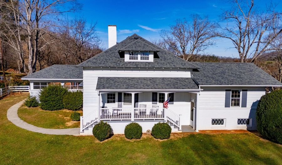 532 Spring St, Alderson, WV 24910 - 4 Beds, 3 Bath