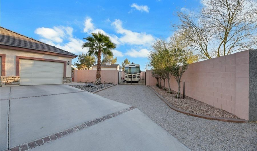 8830 Rancho Destino Rd, Las Vegas, NV 89123 - 4 Beds, 2 Bath