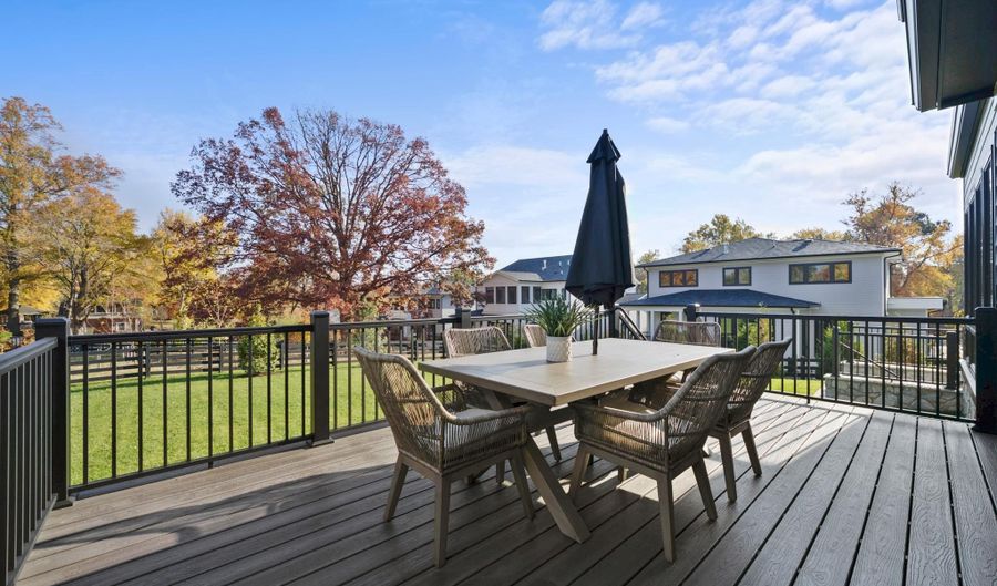 ANNANDALE, Annandale, VA 22003 - 5 Beds, 6 Bath