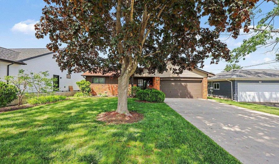 142 Channelsyde Dr, Algonac, MI 48001 - 2 Beds, 1 Bath