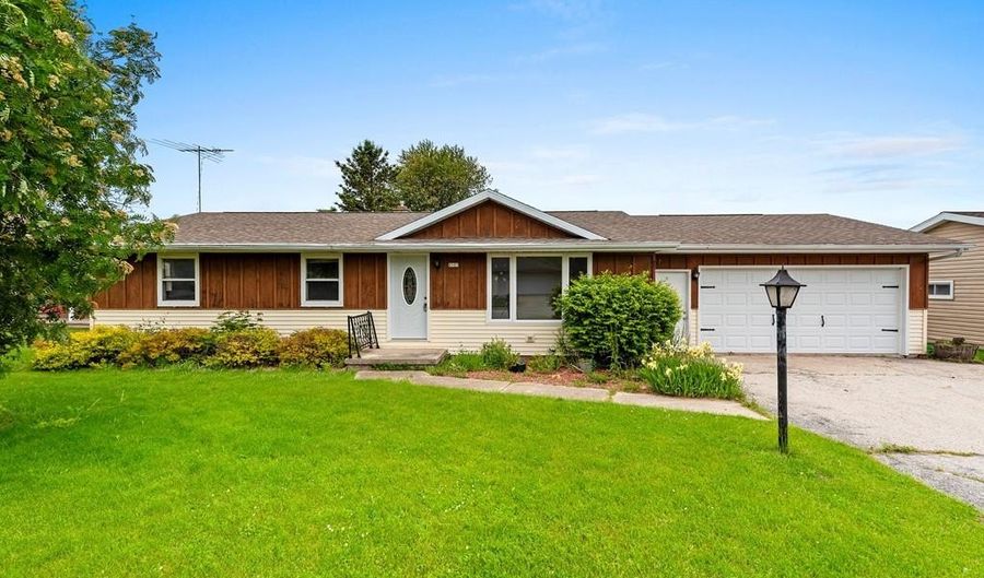 1517 Navarino St, Algoma, WI 54201 - 3 Beds, 2 Bath