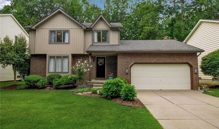 160 Greengage Cir, Amherst, NY 14051 - 3 Beds, 2 Bath