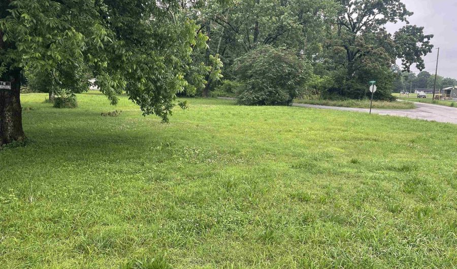 102 E First St, Bald Knob, AR 72010 - 0 Beds, 0 Bath