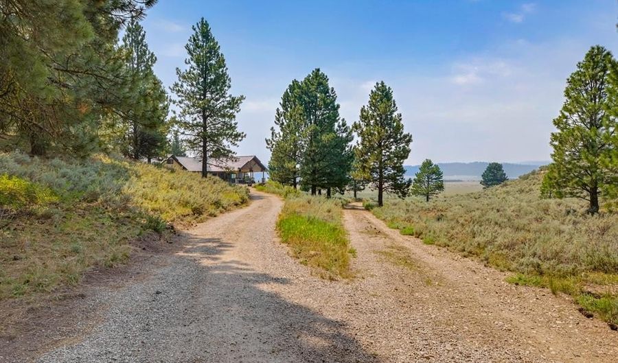 10220 Skunk Creek Rd, Cascade, ID 83611 - 3 Beds, 2 Bath
