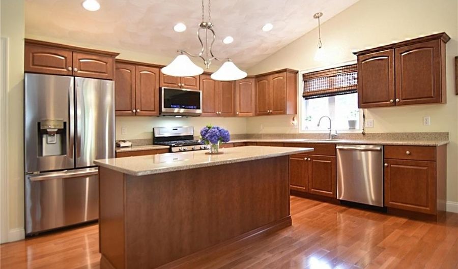 120 Country Meadow Ln, Glocester, RI 02814 - 2 Beds, 2 Bath