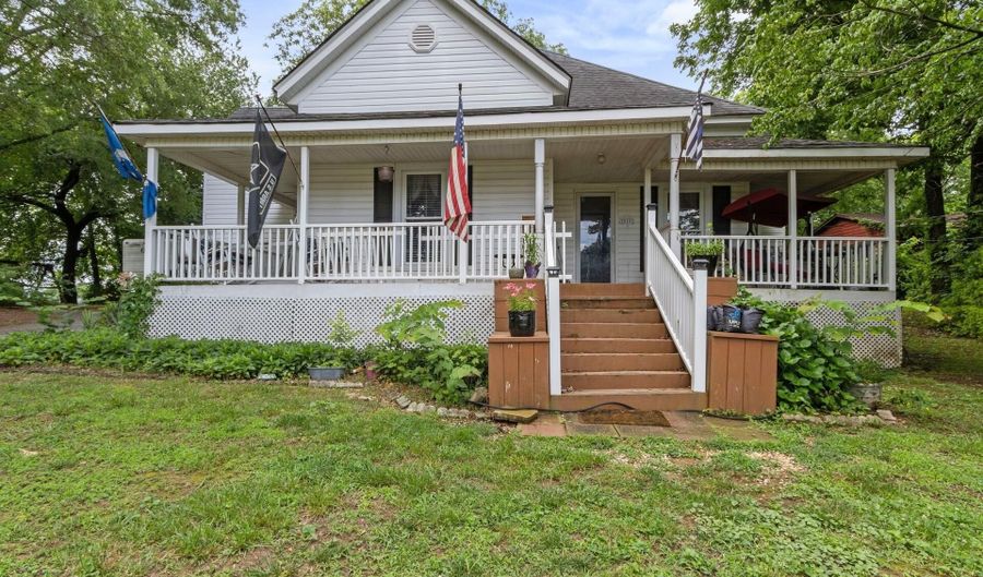 819 Corbin St, Albemarle, NC 28001 - 2 Beds, 1 Bath