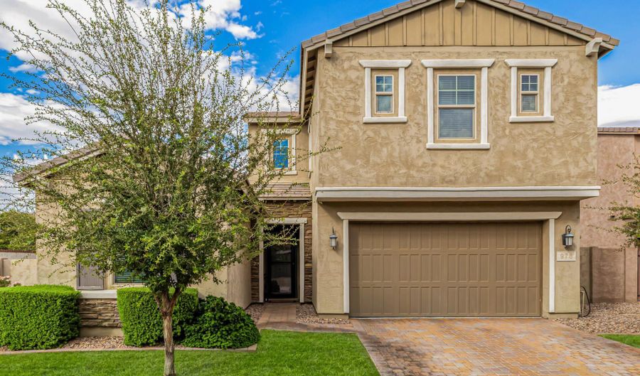 978 W ZION Way, Chandler, AZ 85248 - 4 Beds, 3 Bath