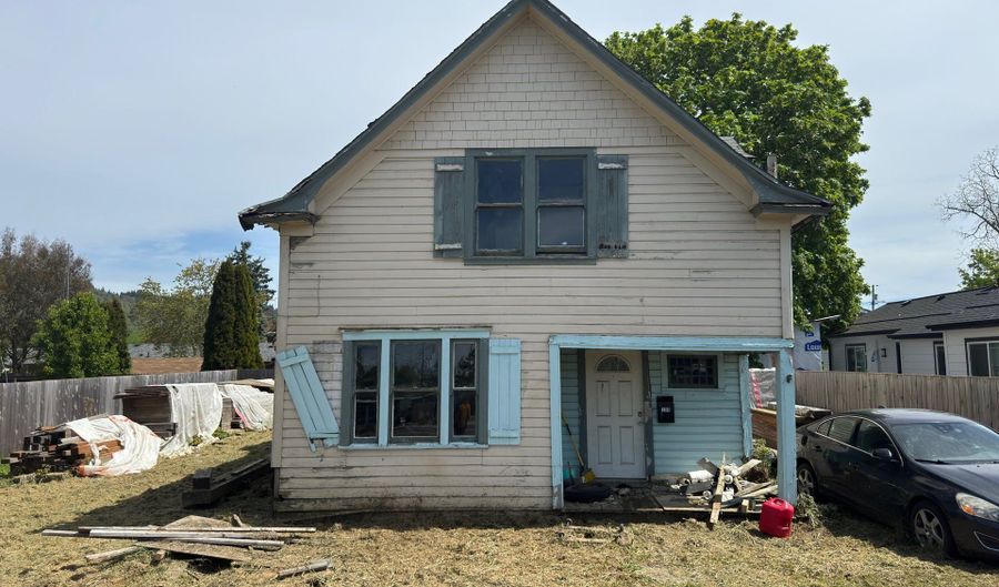109 S TRADE St, Amity, OR 97101 - 4 Beds, 1 Bath