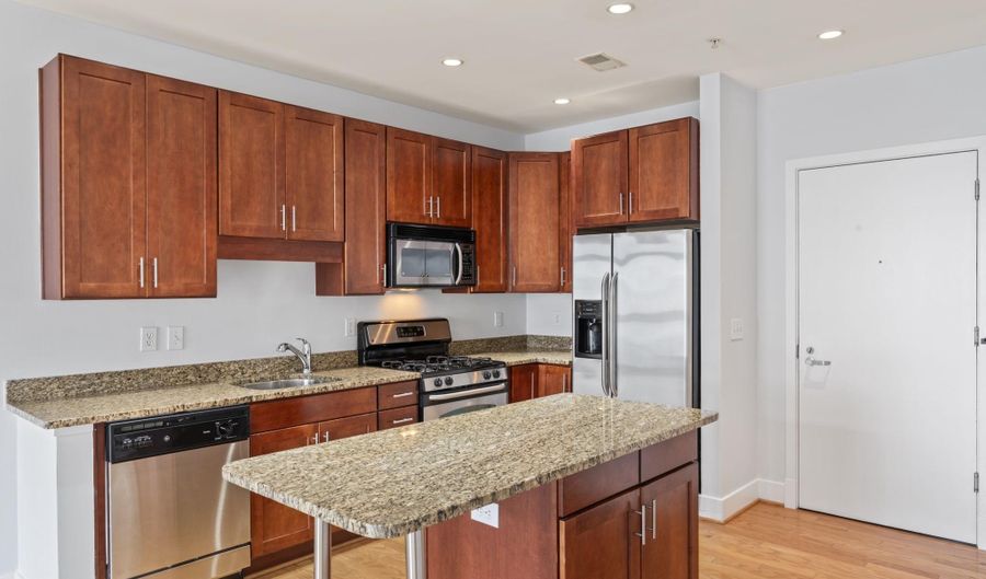 1800 WILSON Blvd 305, Arlington, VA 22209 - 1 Beds, 1 Bath