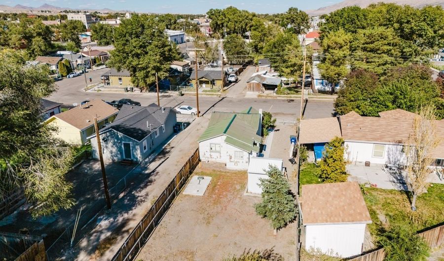 240 S 1st St, Elko, NV 89801 - 2 Beds, 1 Bath