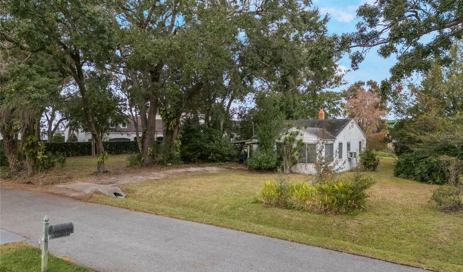 1113 VENETIAN Ave, Orlando, FL 32804 - 2 Beds, 1 Bath