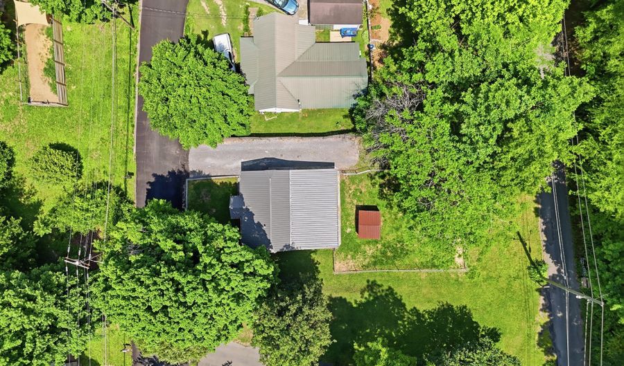 121 Sharp Rd, Athens, TN 37303 - 2 Beds, 1 Bath
