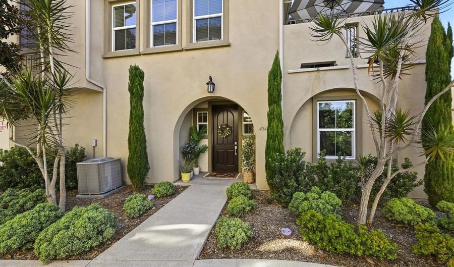 4346 Nautilus Way 6, Oceanside, CA 92056 - 4 Beds, 4 Bath