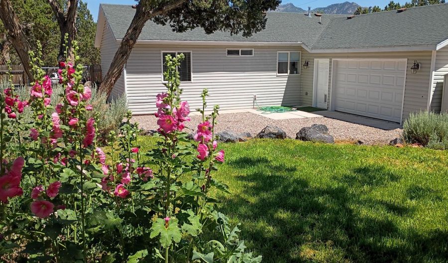 65 N BUTCH CASSIDY Trl, Central, UT 84722 - 3 Beds, 2 Bath