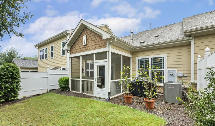 105 Willow View Ln, Apex, NC 27539 - 3 Beds, 3 Bath
