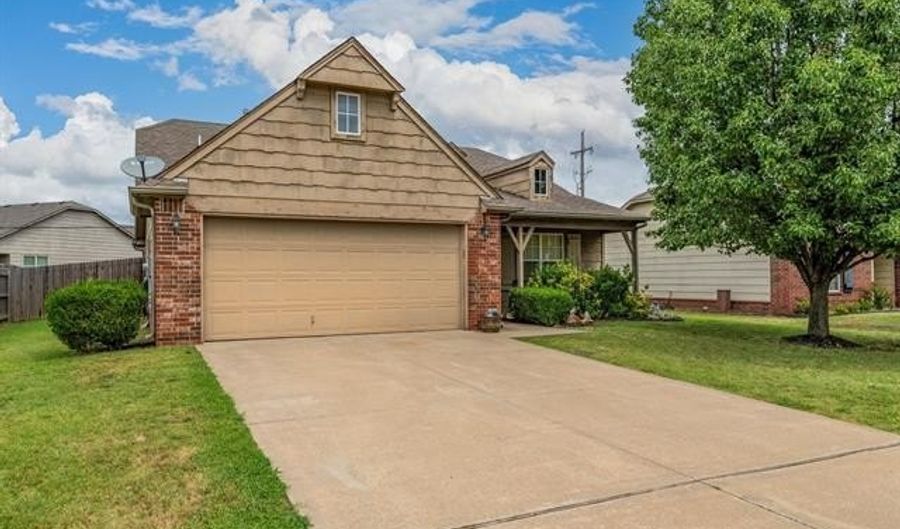 3206 Debbie Ln, Bartlesville, OK 74006 - 3 Beds, 2 Bath