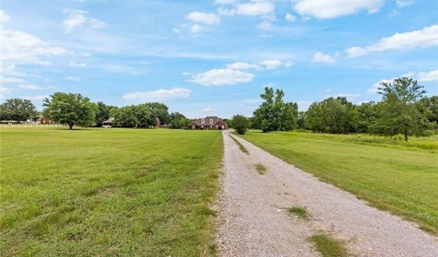 5648 Myall Rd, Ardmore, OK 73401 - 4 Beds, 2 Bath