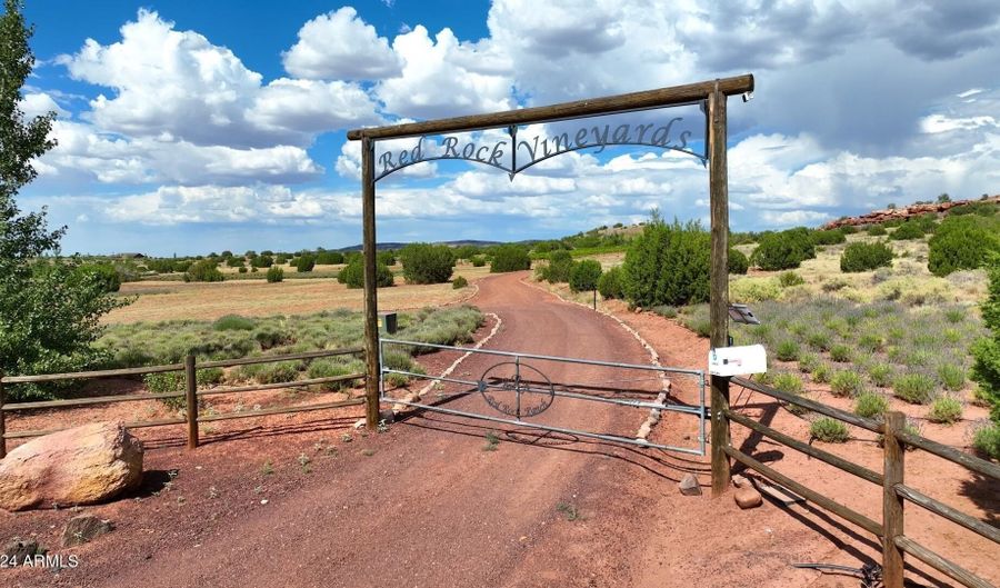 14 COUNTY ROAD 5309, Concho, AZ 85924 - 6 Beds, 6 Bath