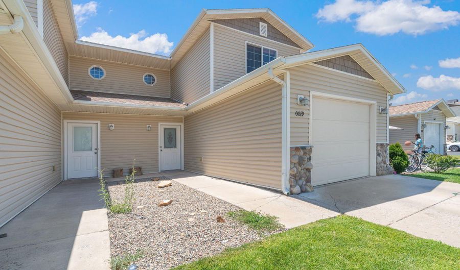 19 Bryan Loop, Battlement Mesa, CO 81635 - 3 Beds, 3 Bath