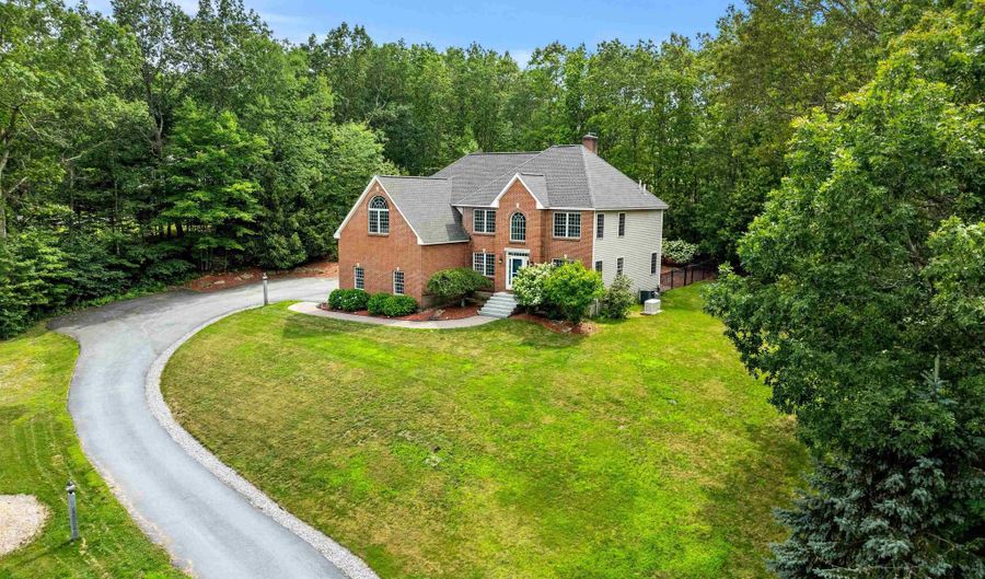 60 Camelot Dr, Bedford, NH 03110 - 5 Beds, 4 Bath