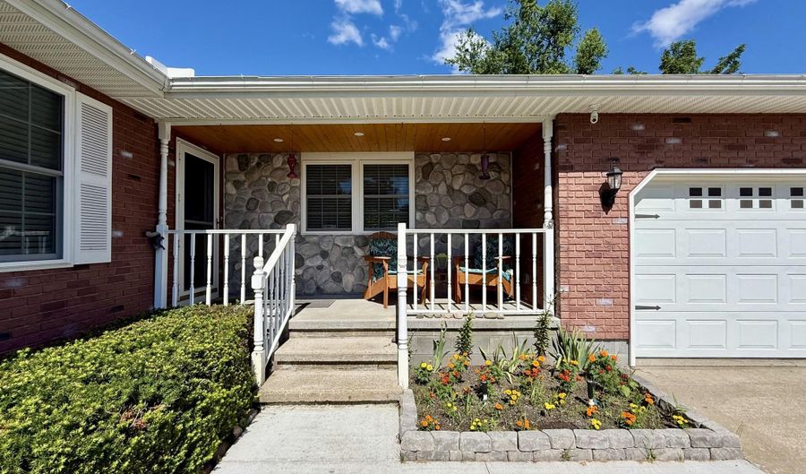 610 Aqua View Dr, Alpena, MI 49707 - 3 Beds, 2 Bath