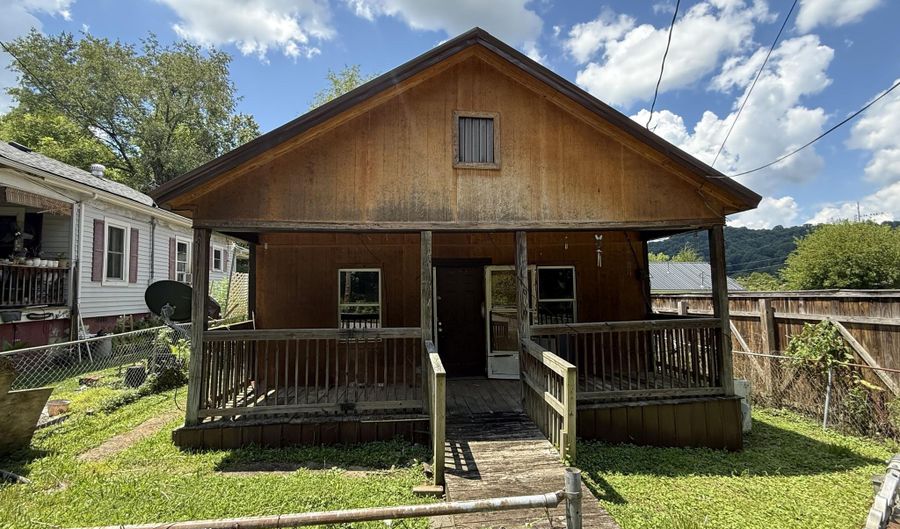 606 Dixon Ave, Appalachia, VA 24216 - 3 Beds, 1 Bath