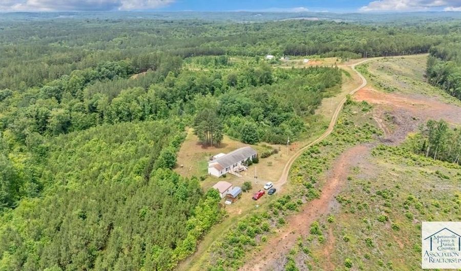 389 Kaye Trail Ln, Axton, VA 24055 - 4 Beds, 2 Bath