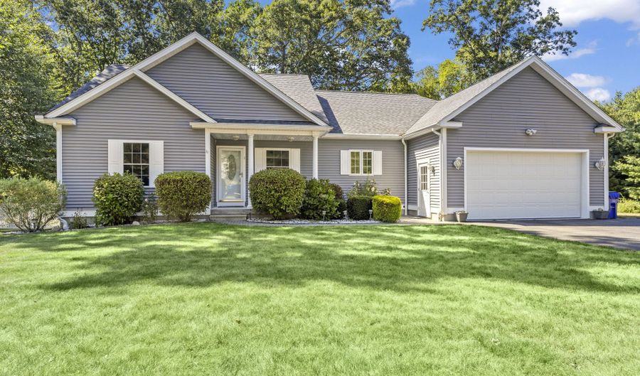 1 Arrowhead Trl, Waterford, CT 06385 - 3 Beds, 2 Bath