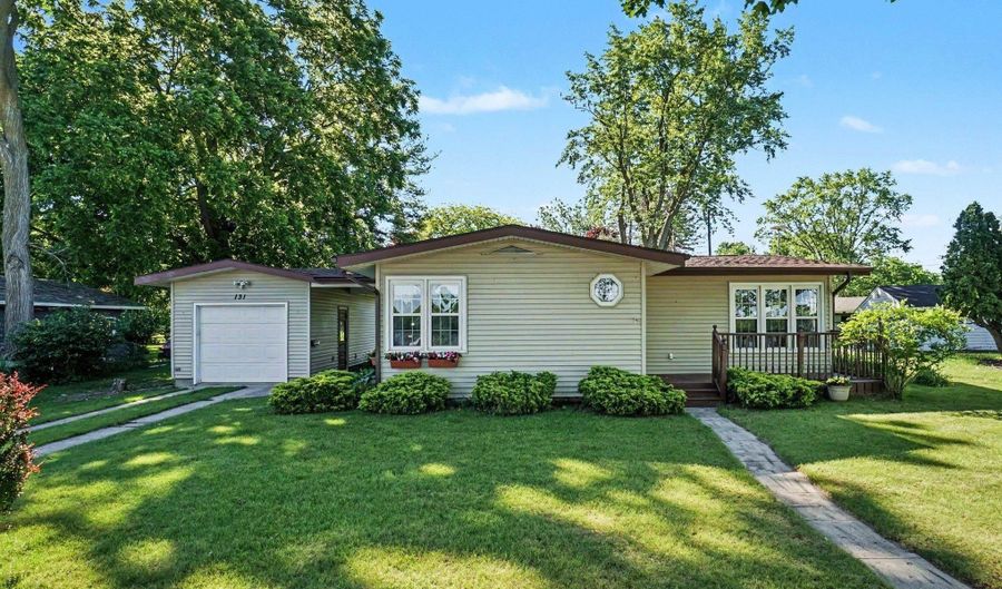 131 Riverside Dr, Alma, MI 48801 - 2 Beds, 1 Bath