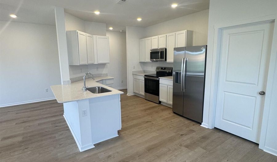 1636 Rambling Brook Dr, Benton, AR 72015 - 3 Beds, 2 Bath