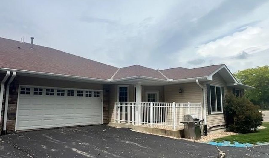 2201 7th St NW A, Austin, MN 55912 - 3 Beds, 3 Bath