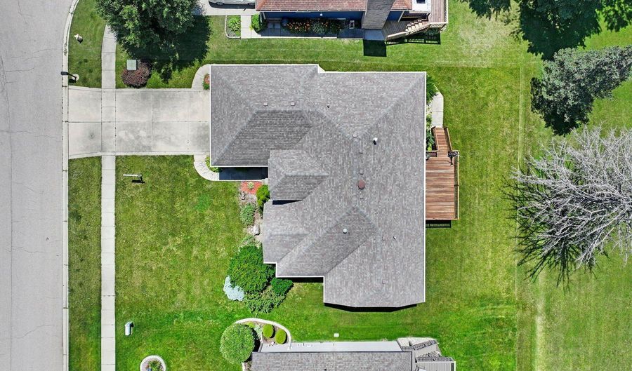 612 Edelweiss Dr, Antioch, IL 60002 - 3 Beds, 2 Bath