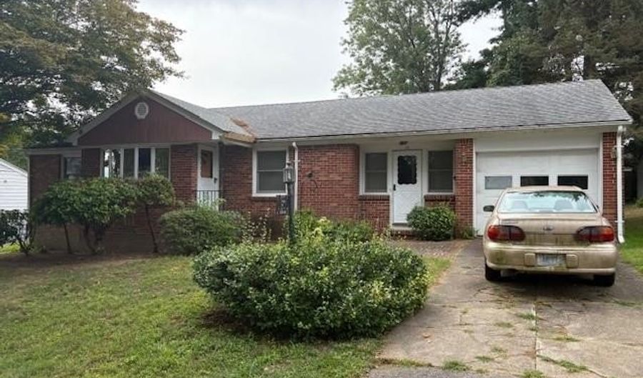 44 Valente Dr, Cranston, RI 02920 - 2 Beds, 1 Bath